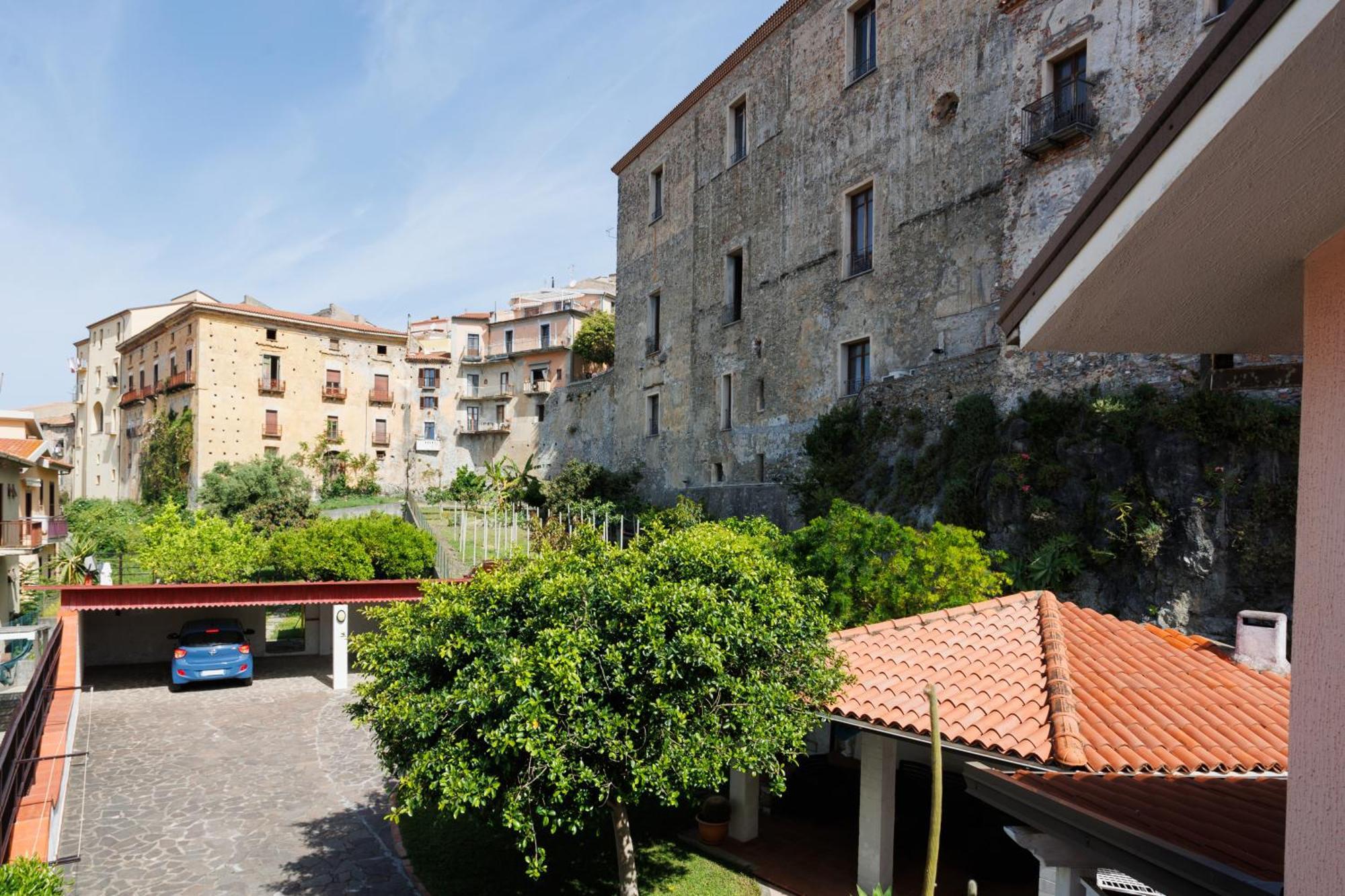 Apartamento The Lemon Tree House Scalea Exterior foto